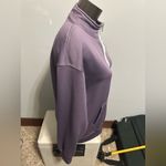 Nike  ThermaFit Womens Small Lavender Half ZIP Sweatshirt Photo 3
