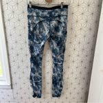 Lululemon Speed Tight III Luxtreme
Sea Side Silver Fox Alberta Lake / Naval Blue Photo 9