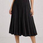 H&M  Black A-Line Pleated Skirt Photo 0