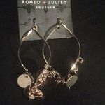 Romeo + Juliet Couture Romeo & Juliet Assymetrical earrings w Discs Gold Photo 0
