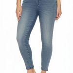 Elle Jeans Women's Light Blue Wash Stretch Faded Casual Chic Size 14R Photo 0