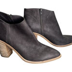 Vince Easton nubuck leather ankle boots Size 9M Brown Stacked Heel Date Night Photo 0