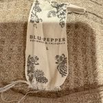 Blu Pepper Blue Pepper long-sleeved beige waffle-knit shirt patterned sleeves tie at hem LG Photo 2