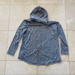 Entro NWT $40 Heather Gray Split Hem Hoodie Sz L Photo 4