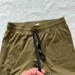 Zyia  Olive Unwind Jogger size M Photo 6