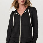 Vuori  Halo Performance Hoodie Size XL Photo 0