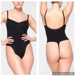 SKIMS  Seamless Sculpt Thong Bodysuit Black Onyx XS Photo 1