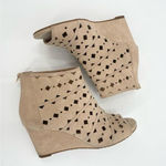 Michael Michael Kors Uma Wedge Size 6.5 Tan Photo 8