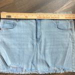 Wild Fable Women’s Light Wash Distressed Frayed Hem Mini Jean Skirt Size 18 Photo 8