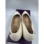 Gloria Vanderbilt New  Women's Marilyn Pumps White Closed Toe Heels Sz 9 Shoes Photo 5