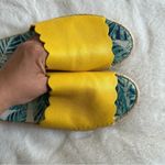 J. McLaughlin  Aries Yellow Scalloped Espadrille Slip On Sandals Size 8 Photo 7