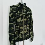 Lululemon  Define Jacket Luon fabric green camo size 6 Photo 4