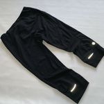 Athleta  Crop Capri Leggings Womens Size M Black Athletic Pants Running Yoga Photo 3