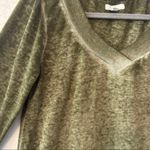 Abound ⭐️ green vintage looking high low long sleeve vneck sweater size XS Photo 3