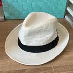 Stylish White Fedora Hat with Black Band Photo 1