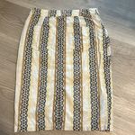 Anthropologie  Button Front Quincy Eyelet Embroidered  Pencil Skirt Size 8P Photo 2