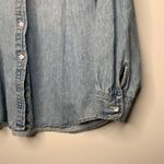 Gap Denim Vintage Floral Embroidered Blue Denim Shirt Size Large Photo 6