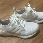 Adidas  Ultraboost 22 running tennis shoes Photo 2