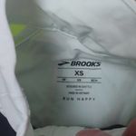 Brooks  yellow black reflective vest size Xs Photo 3