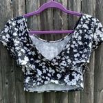 Garage Floral Criss Cross Back Crop Top in Black/White - Large, Short Sleeve Photo 15