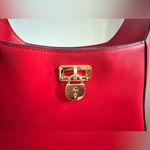 Ralph Lauren ๐ Lauren RED
Leather Large Tanner Shoulder Bag
MSRP:
$395.00 Photo 8