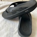 Oofos Original Black Women’s Size M8 Photo 1