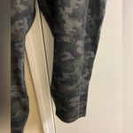 Fabletics power hold Mika high waisted pocket Capri leggings camo green 2X NWT Photo 5