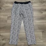 Tommy Bahama Everyday Active Mid Rise Leaf Print Golf Pants Black White Small Photo 2