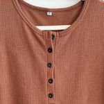 Amazon Waffle Knit Thermal Long Sleeve Shirt, Burnt Orange/Brown, Size Medium Photo 5