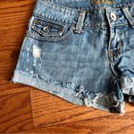 Guess Jeans Distressed Cuff Low Rise Light Blue Denim Shorts Women’s Size 24 Photo 4