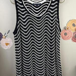 Brooks Brothers Black and White Zigzag Knit Tank Top - Size - Large Photo 0