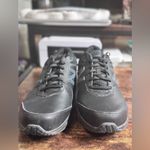 New Balance  411 v2 Black Leather Walking Shoes Size 11 Photo 7