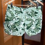 St. Tropez  West Tropical Green Cream Linen Shorts Size 2 Photo 4