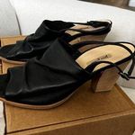 Paul Green NEW Womens Rival Sandals Block Heel Black Ruched Leather SIZE 7. Photo 0