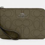 Coach NWT Corner Zip Wristlet In Signature Leather Photo 0