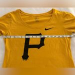 Nike The Tee Pittsburgh Pirates Women's Athletic Cut T-shirt M Yellow Photo 4