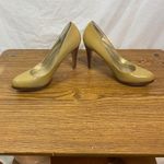 Guess ‎ Pumps Heels Classic Pointed Toe Party Career Shoes Size 6 Beige Photo 2