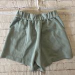 Lululemon Women’s Softstreme Relaxed Shorts 4” Size 2 XS In Silver Blue Photo 5