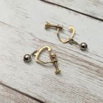 Vintage Screw Back Earrings Photo 4