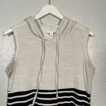 LuLaRoe  Women M Brittany Sleeveless Hoodie Shirt Gray Black Stripe Pocket Photo 2