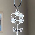 Handmade antique silver tone BEE retro vintage boho chic aesthetic necklace🐝 Photo 0