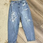 American Eagle  Relaxed Mom Jeans Distressed  Photo 0