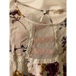 Rewind Boho  Flutter sleeve Floral Lace Top size Medium Photo 1