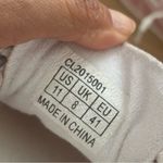 Versatile Pink and White Sneakers with Classic Design Size 11 Photo 5