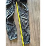 Vuori  Stride 7/8 Pocket Leggings in Oregano Green Camo Women’s size Small​ Photo 8