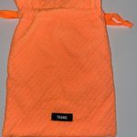 Triangl cinch bag Photo 2