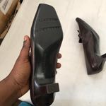 Liz Claiborne 2000s Brown leather heeled loafers gold square toe bow front preppy office siren core-9 Photo 3