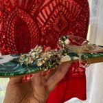 Green and cream tropical leaf sandals w rhinestone brooch Elya approx 7 unsized Photo 0