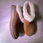Skechers  Women's Tan Slippers with White Fur Photo 5