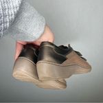 Clarks Clark’s | Tan Sneaker Shoe Woman’s Brown and Black Casual Shoes Photo 4
